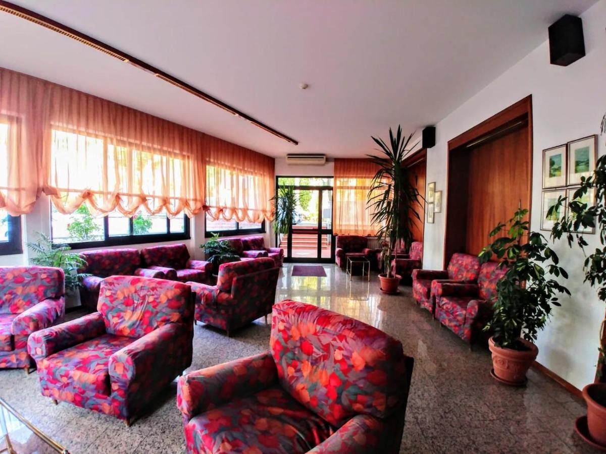 סלסומאג'יורה טרמה Hotel Carancini מראה חיצוני תמונה