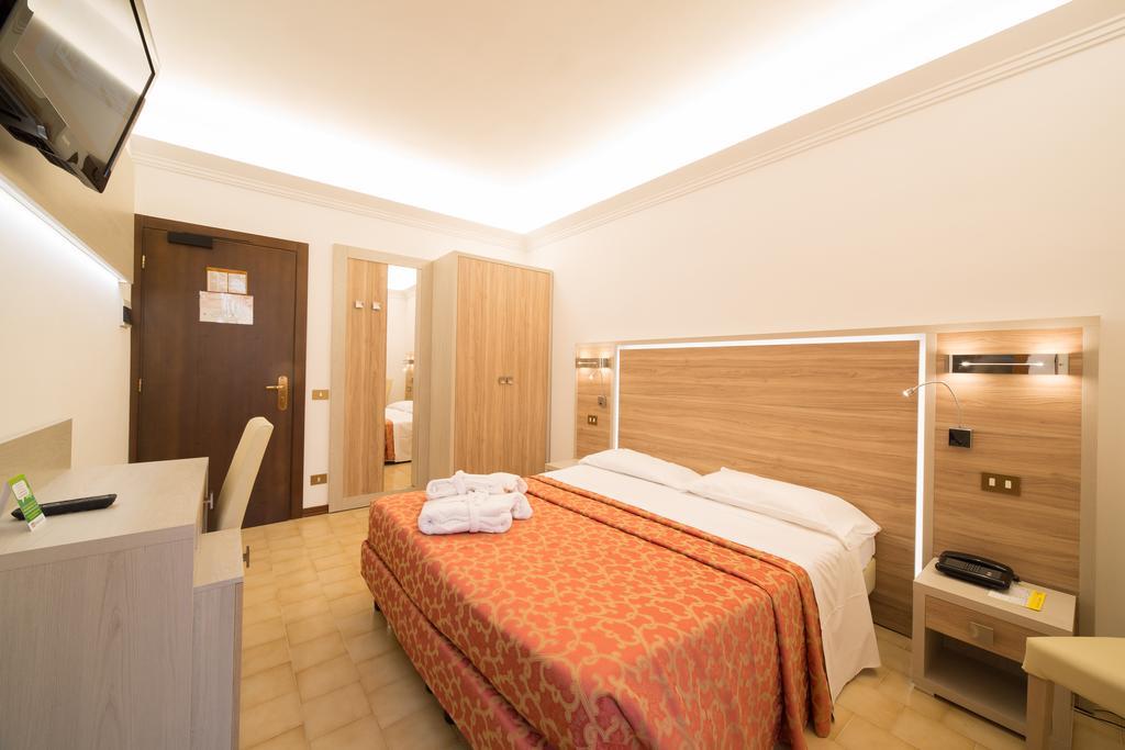 סלסומאג'יורה טרמה Hotel Carancini מראה חיצוני תמונה