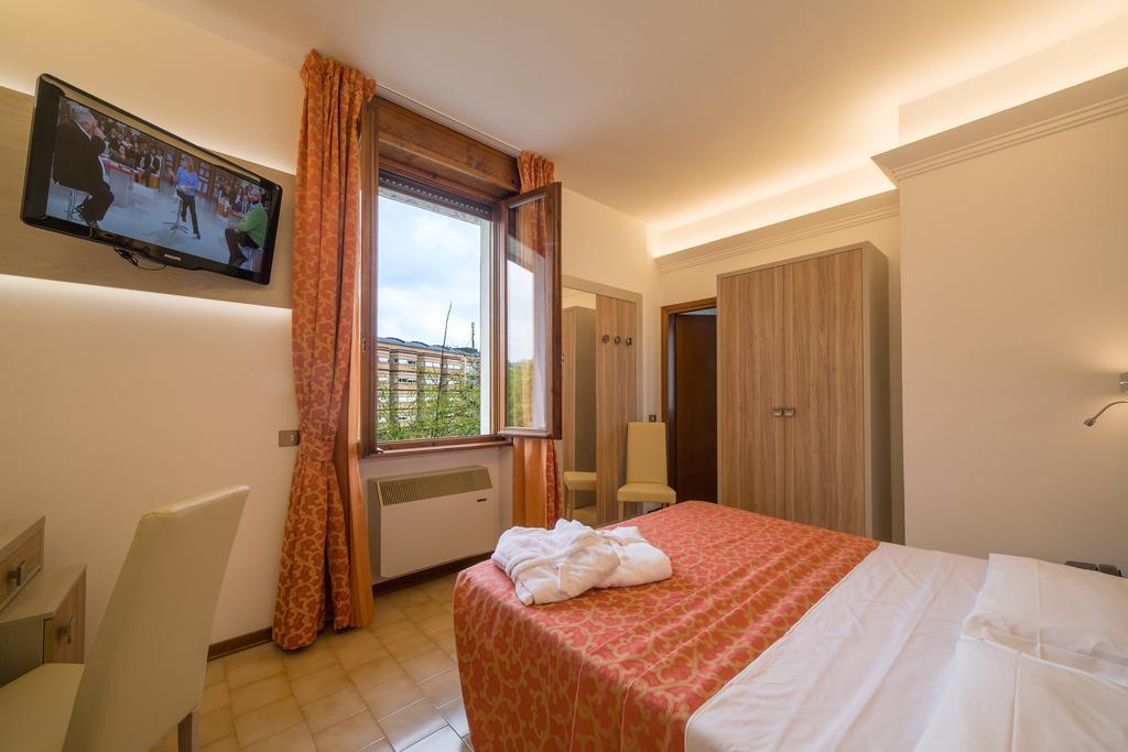 סלסומאג'יורה טרמה Hotel Carancini מראה חיצוני תמונה