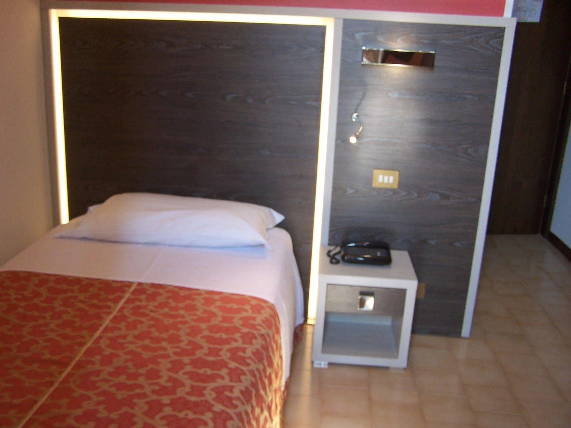 סלסומאג'יורה טרמה Hotel Carancini מראה חיצוני תמונה